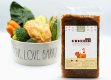 Cargar imagen en el visor de la galería, Comida de Pollo para perro - 60% Proteína y 40% Vegetales y fruta (300gr)