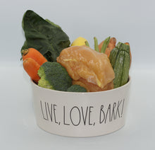 Cargar imagen en el visor de la galería, Comida de Pollo para perro - 60% Proteína y 40% Vegetales y fruta (300gr)
